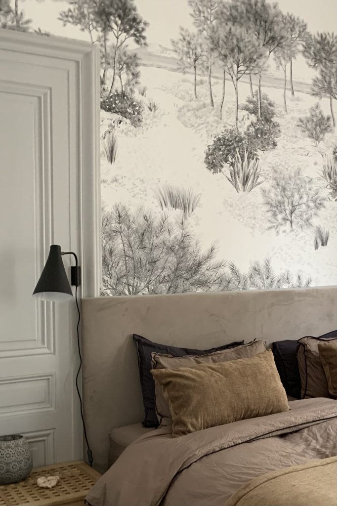 Projet Lucile - Chambre avec lit, papier peint fleurit