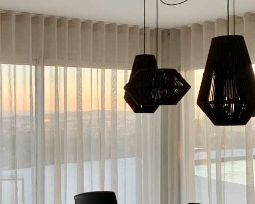 table-luminaire-salle-manger Projet Paulina - cuisine et luminaire , avec stores